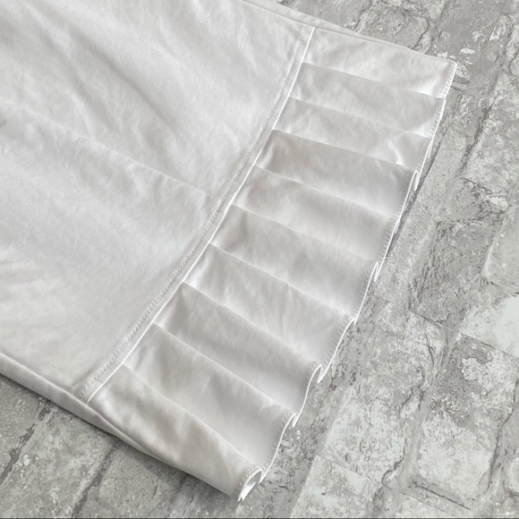 SOLD | 🔥SALE🔥 Guess by Marciano Ruffled White Pencil Skirt - Picture 11 of 16